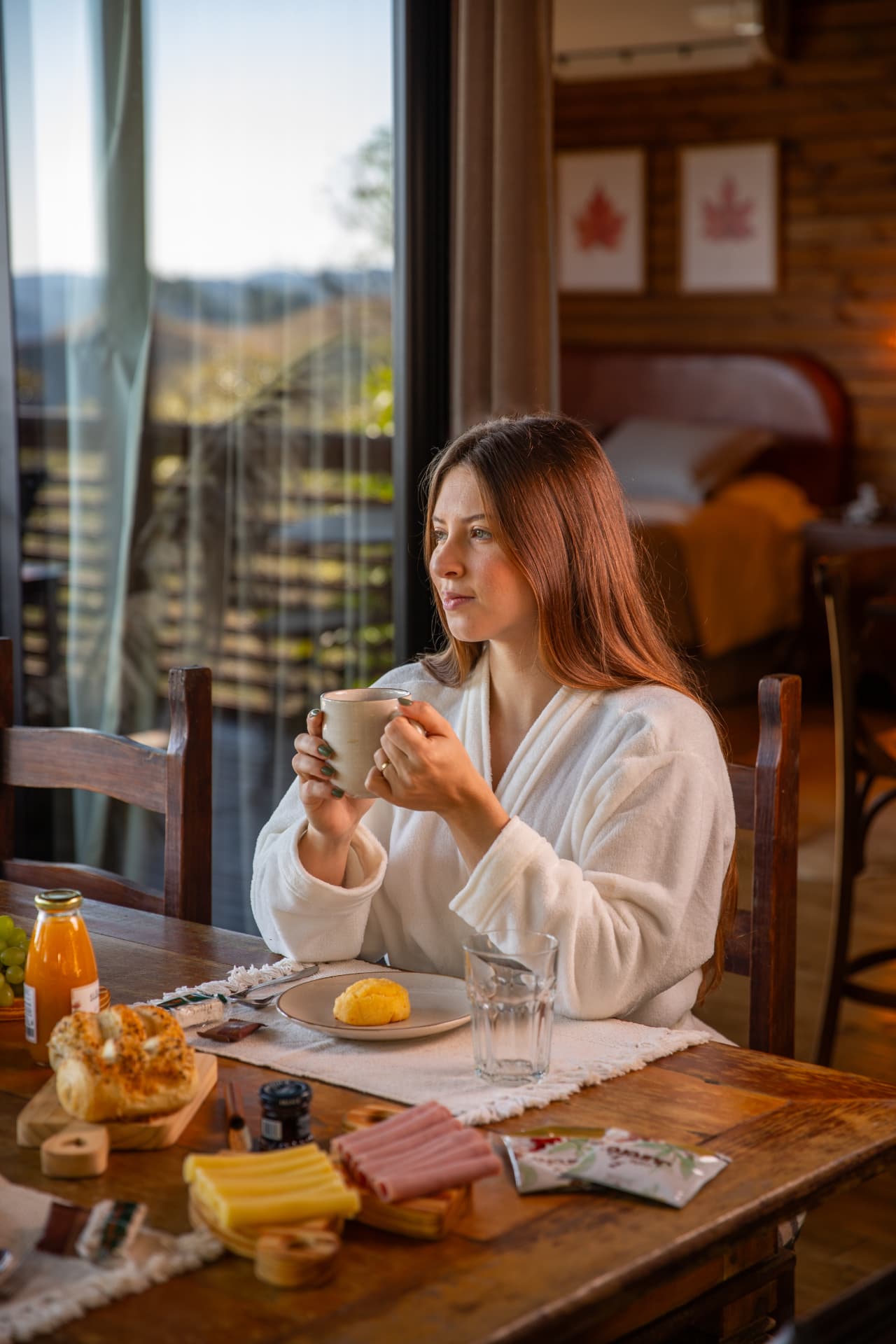Café da manhã com vista para a paisagem